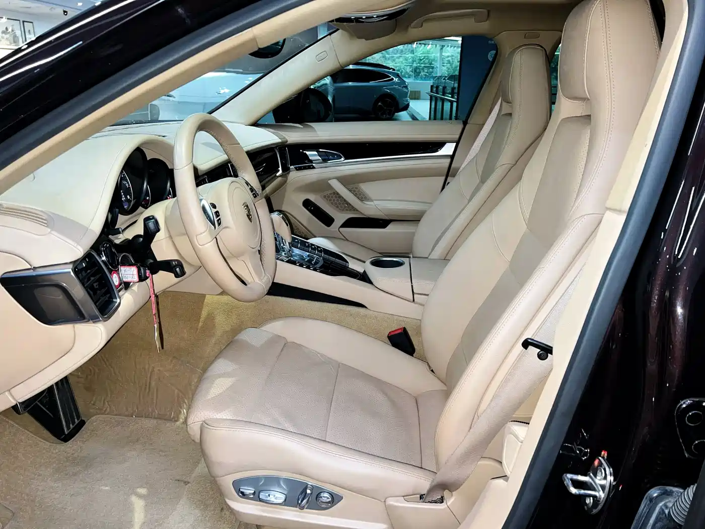 Porsche Panamera 2013 Panamera 4 Platinum Edition 3.6L фото 11