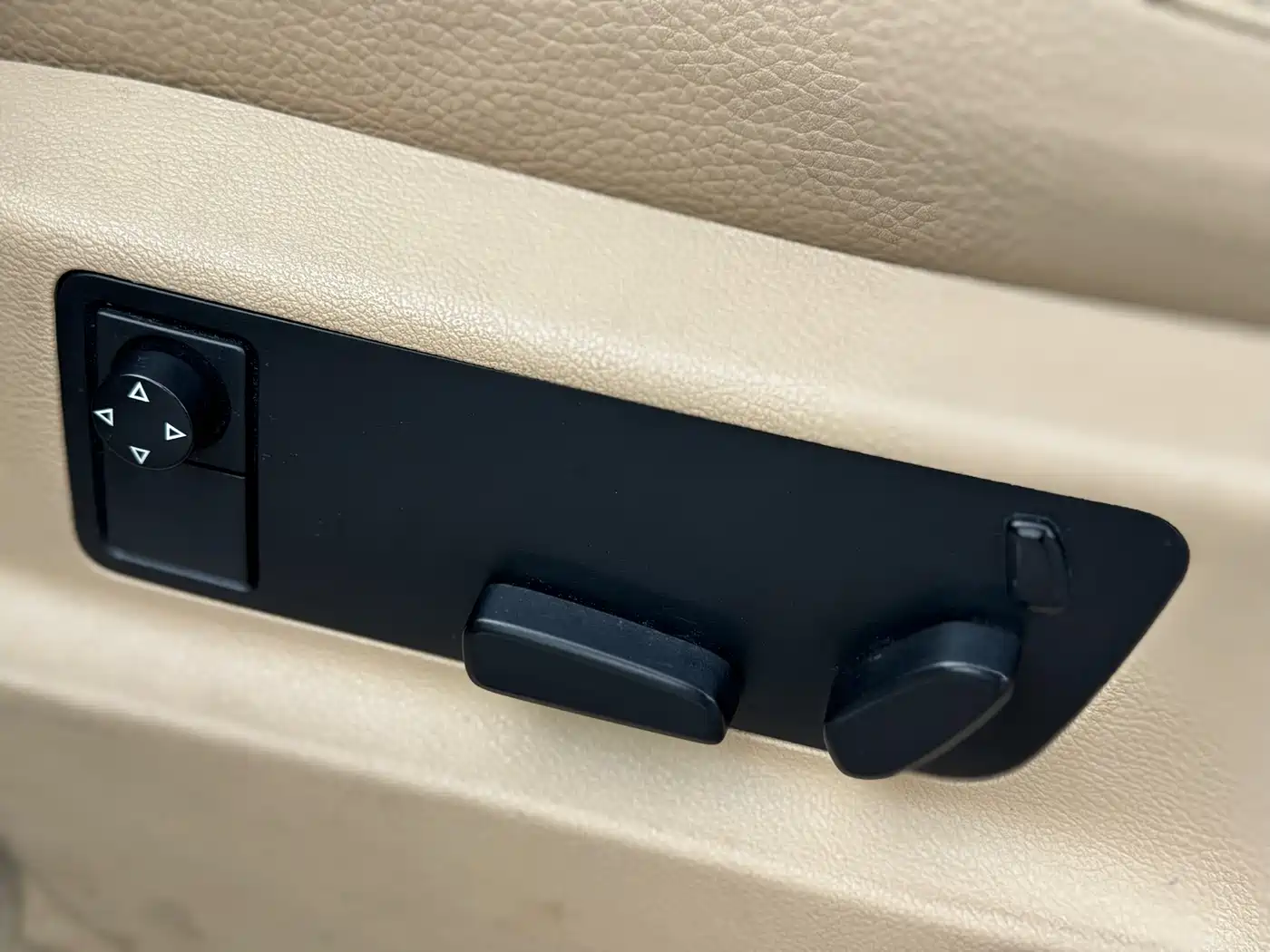 Volkswagen Touareg 2007 3.6L Standard Configuration фото 16
