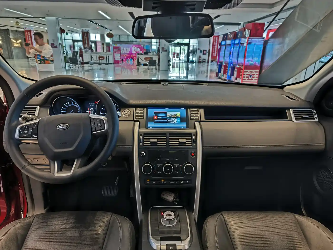 Land Rover Discovery Sport 2016 2.0T SE фото 5