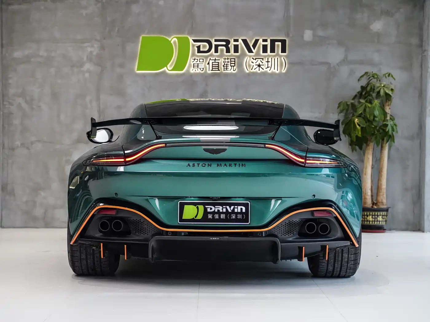 Aston Martin V8 Vantage 2022 4.0T V8 F1 Edition Coupe фото 4