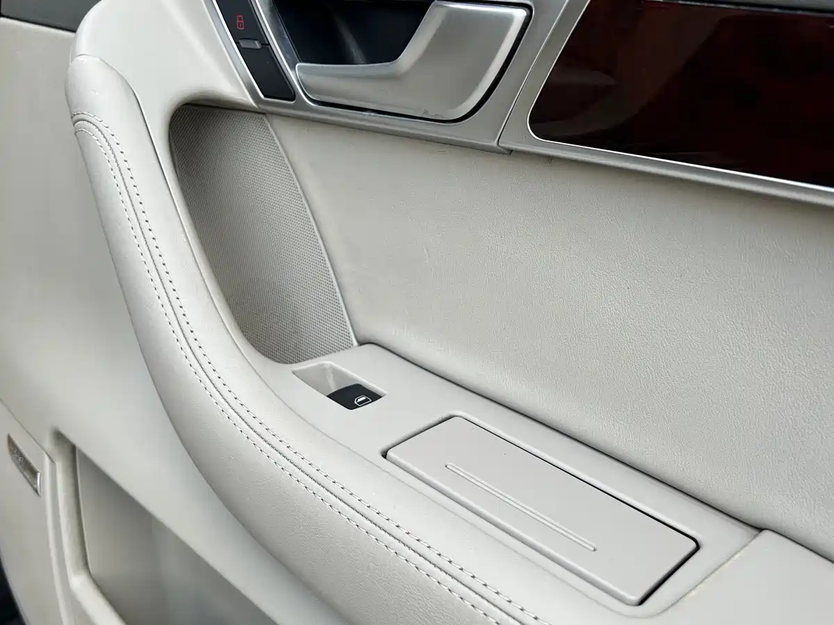 Audi A6L 2009 3.0 TFSI quattro Luxury фото 15