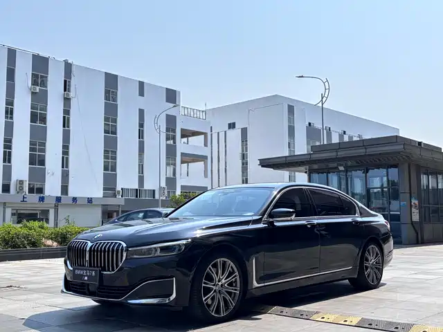 BMW 7 SERIES