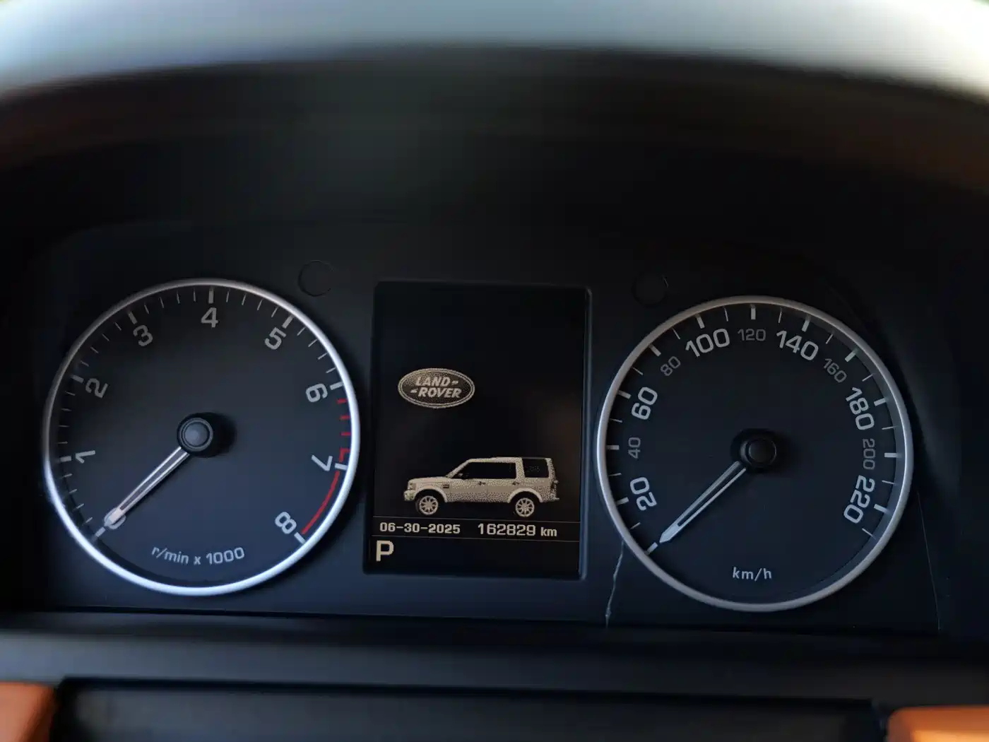 Land Rover Discovery 2015 3.0 SC V6 SE фото 11
