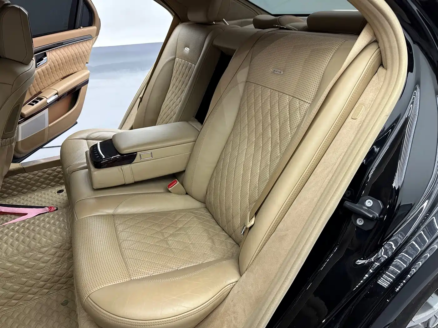 Mercedes-Benz S-Class AMG 2010 AMG S 65 фото 23