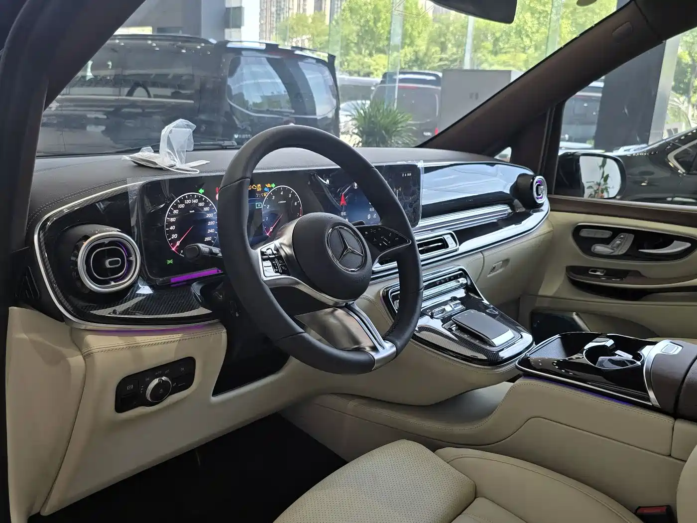 Mercedes-Benz V-Class 2024 V 300 L Long Wheelbase Luxury Edition фото 3