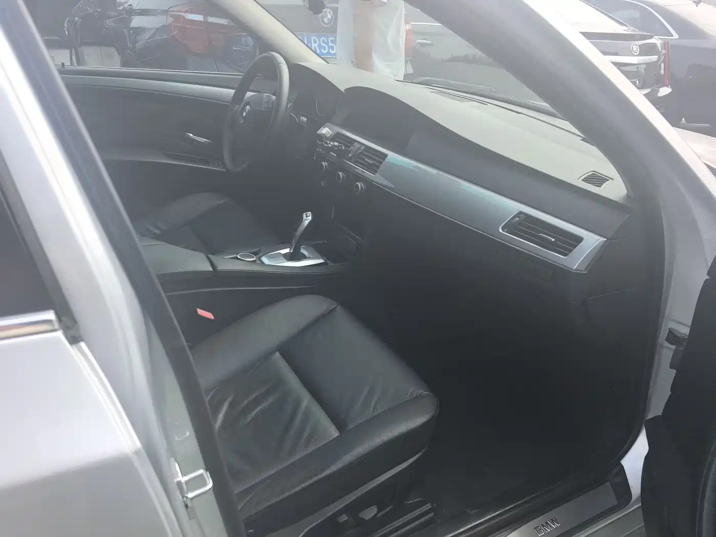 BMW 5 Series 2009 Model 523Li Standard фото 13