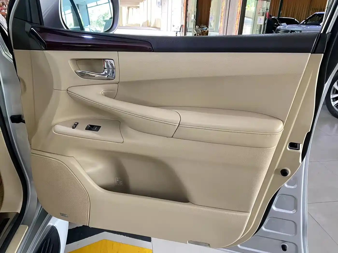 Lexus LX 2010 2009 570