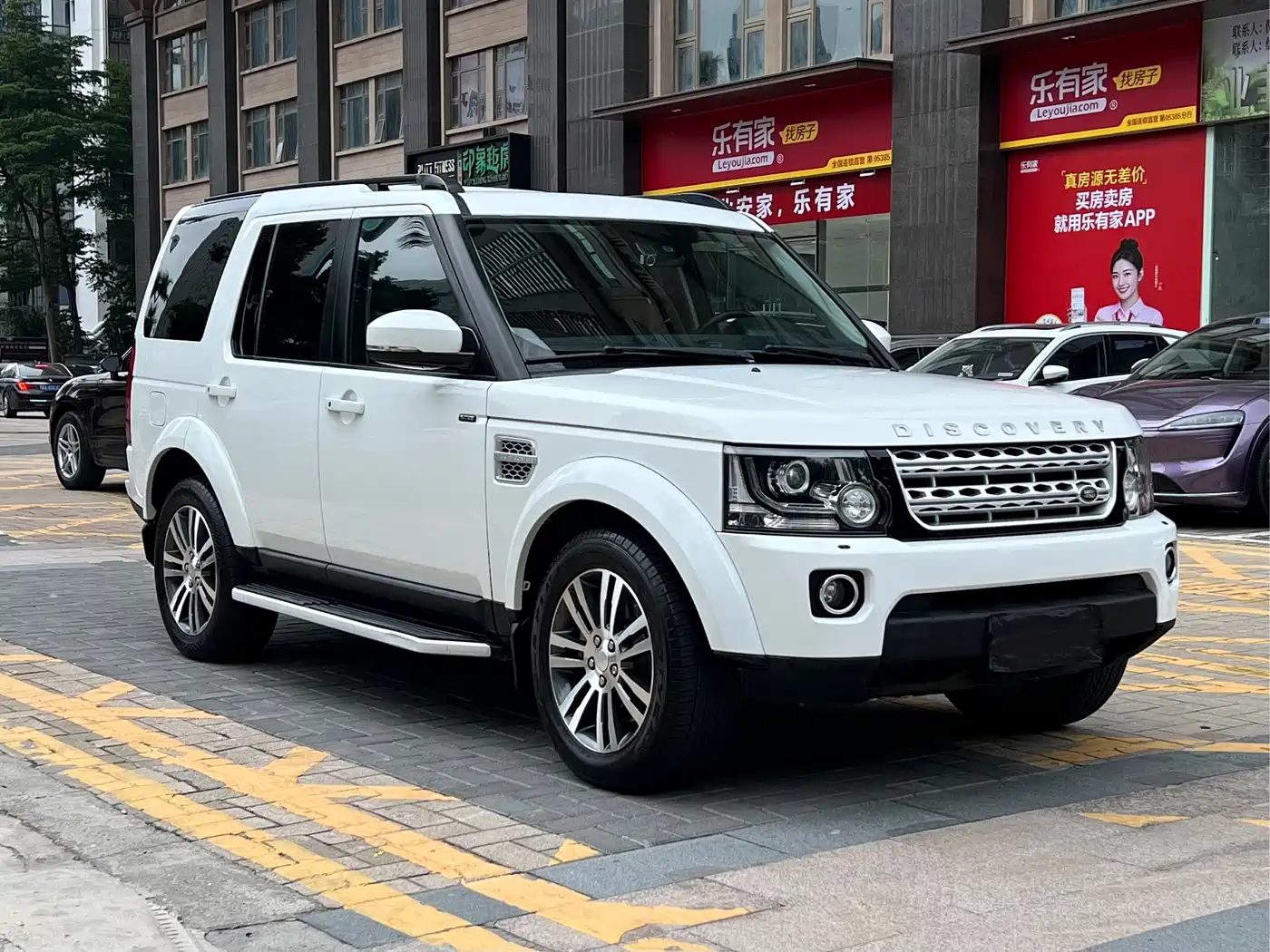 Land Rover Discovery 2015 3.0 SC V6 HSE фото 3