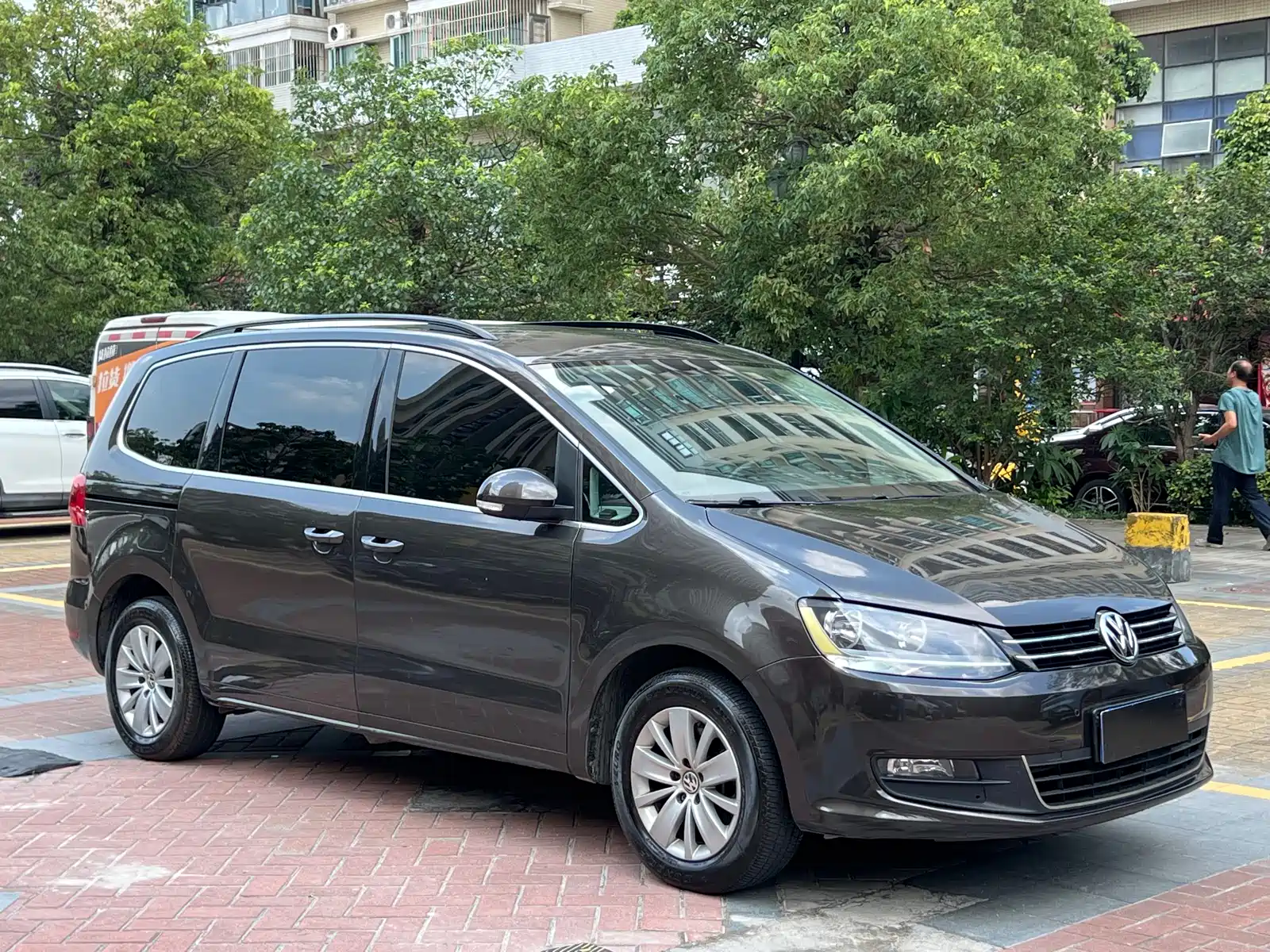 Фото 3 - Volkswagen Sharan