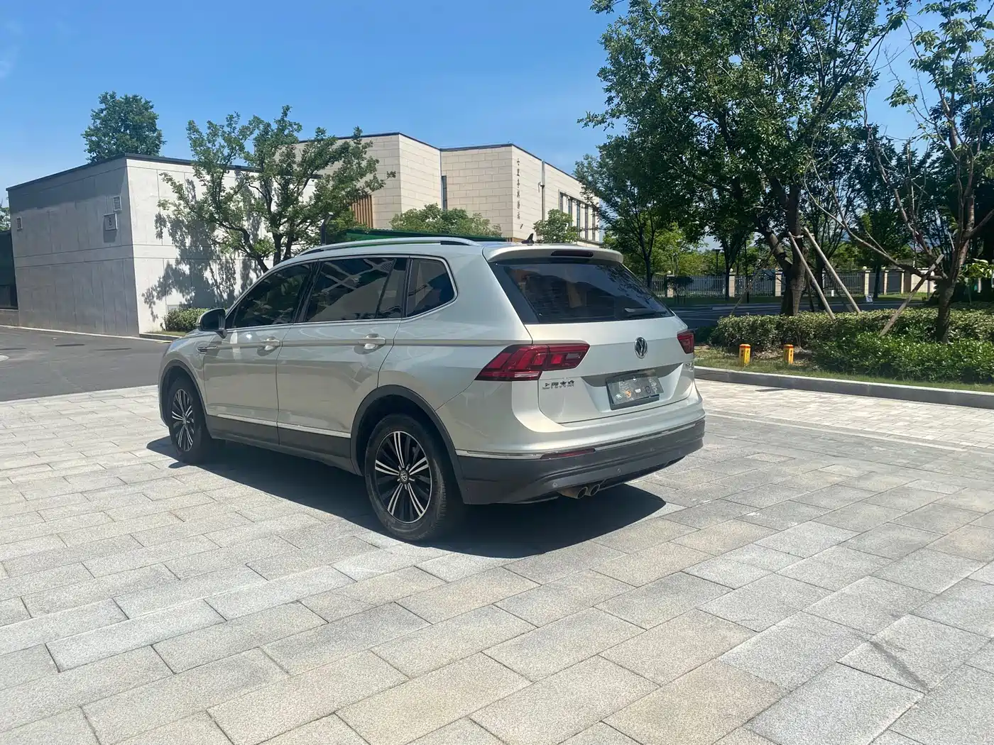 Volkswagen Tiguan L 2019 330TSI Automatic 2WD Panorama Comfort Edition China VI фото 4