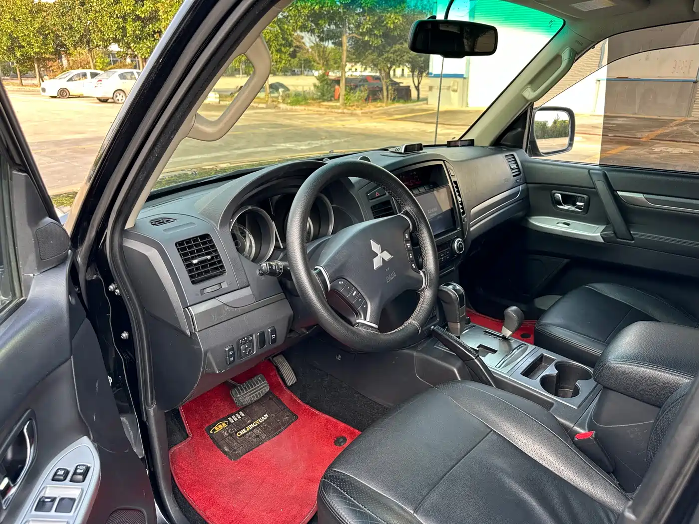 Mitsubishi Pajero (Import) 2014 3.0L Elite Edition фото 8