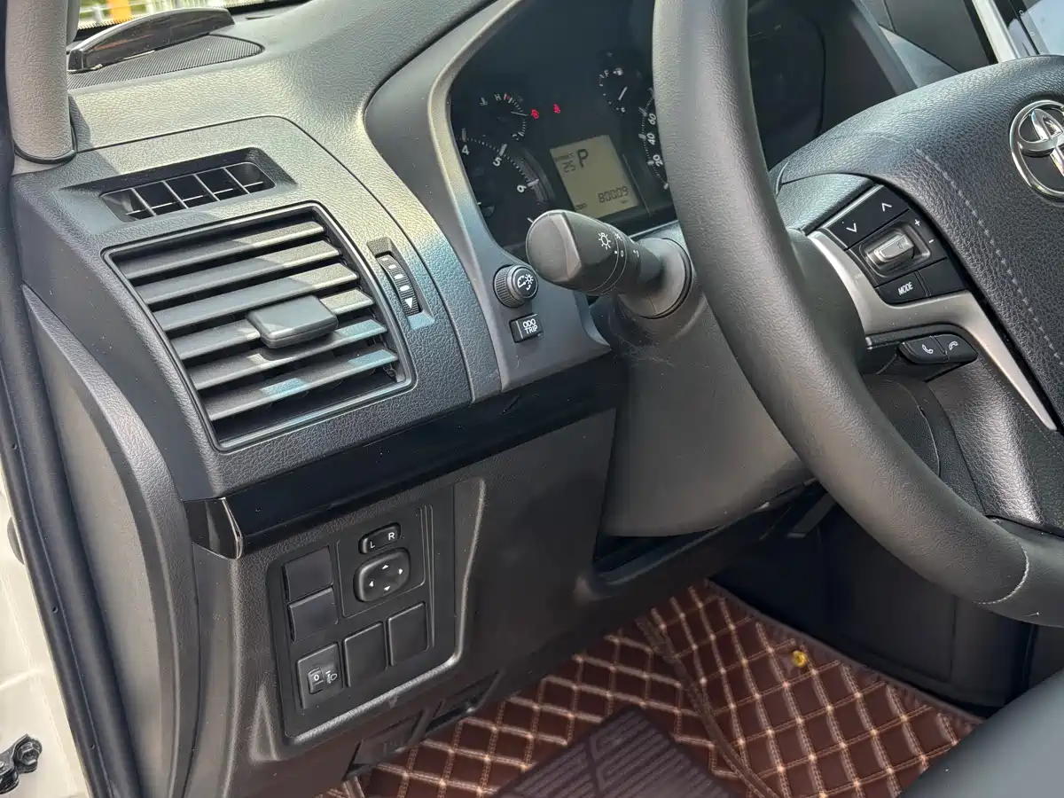 Toyota Prado 2018 3.5L Auto SX фото 6