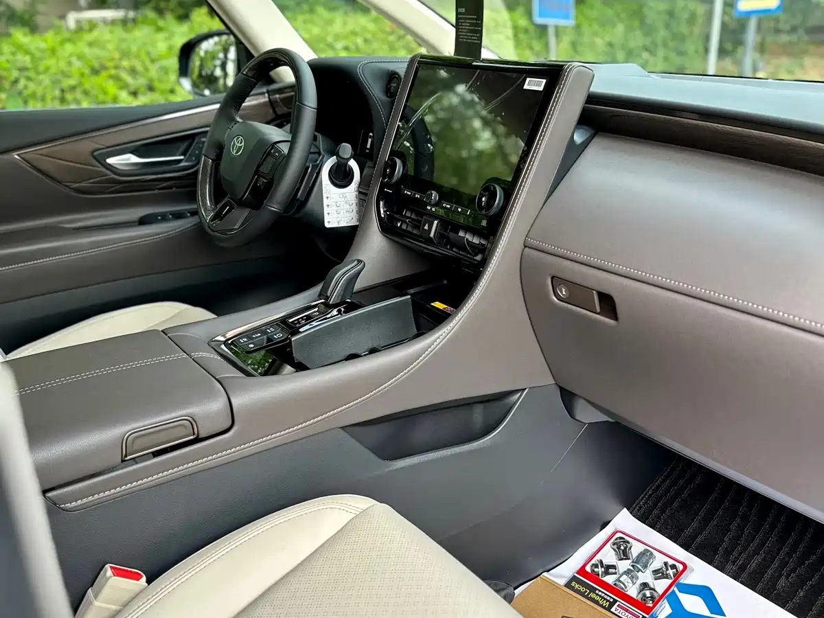 Toyota Alphard 2024 Hybrid 2.5L Ultimate Enjoyment Edition фото 10