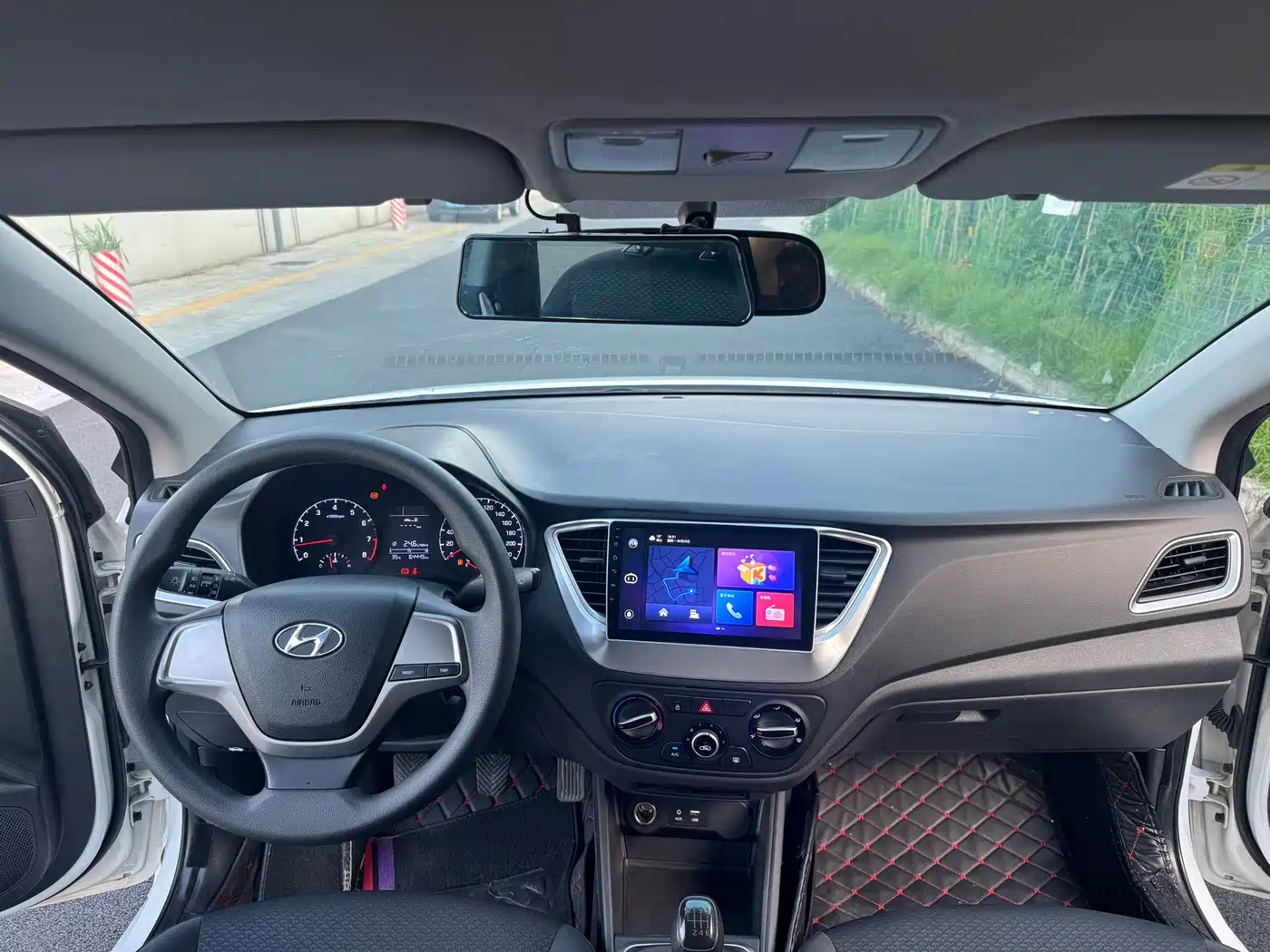 Hyundai Verna 2016 1.4L Manual Cool Edition GLS фото 14