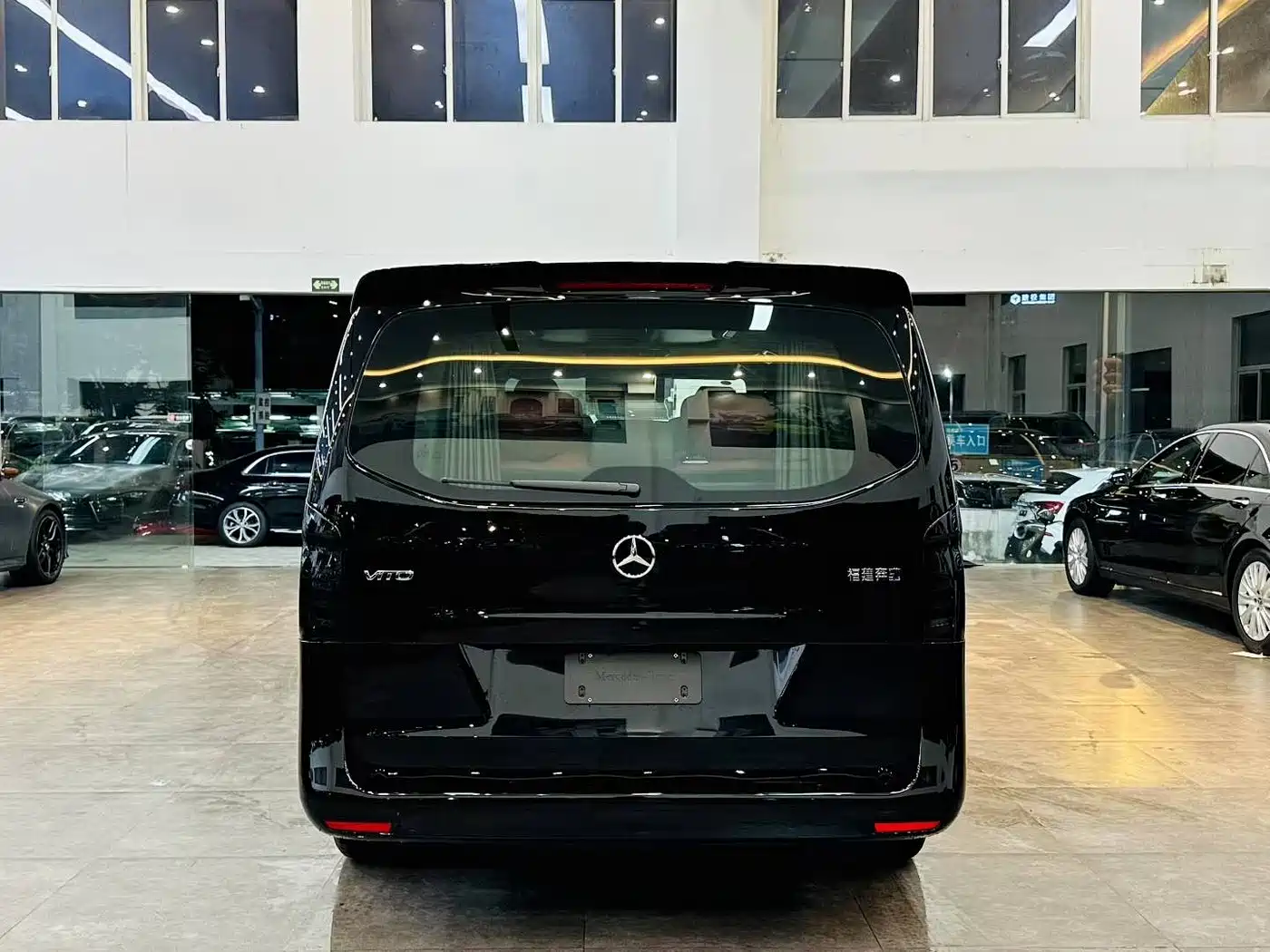 Mercedes-Benz Vito 2024 2.0T Elite Edition 7-Seater фото 5