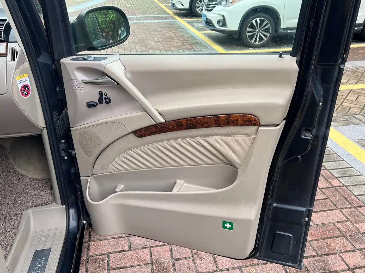 Mercedes-Benz Viano 2010 2.5L Prestige Edition фото 18
