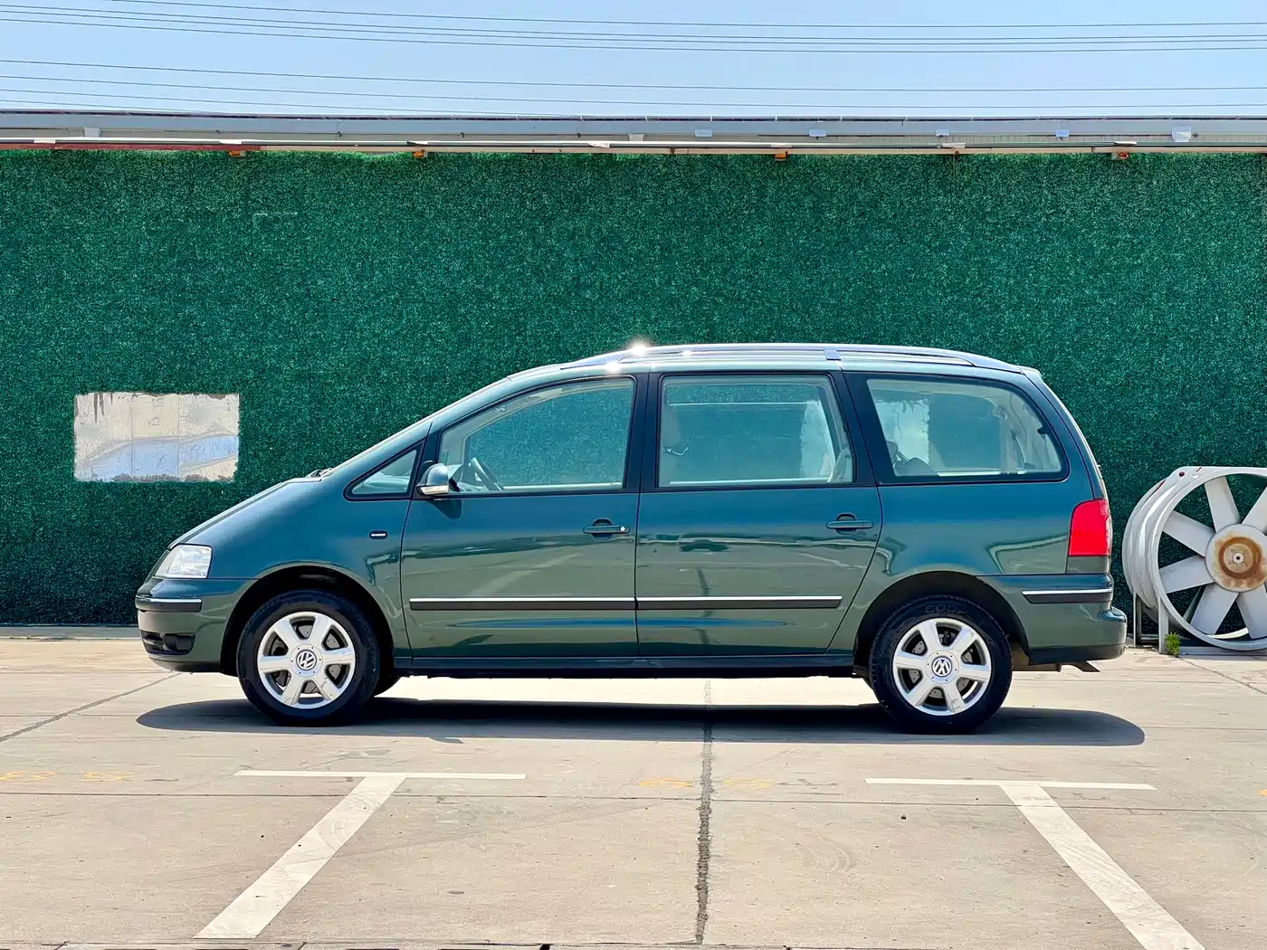 Volkswagen Sharan 2004 Model 1.8T Automatic фото 2
