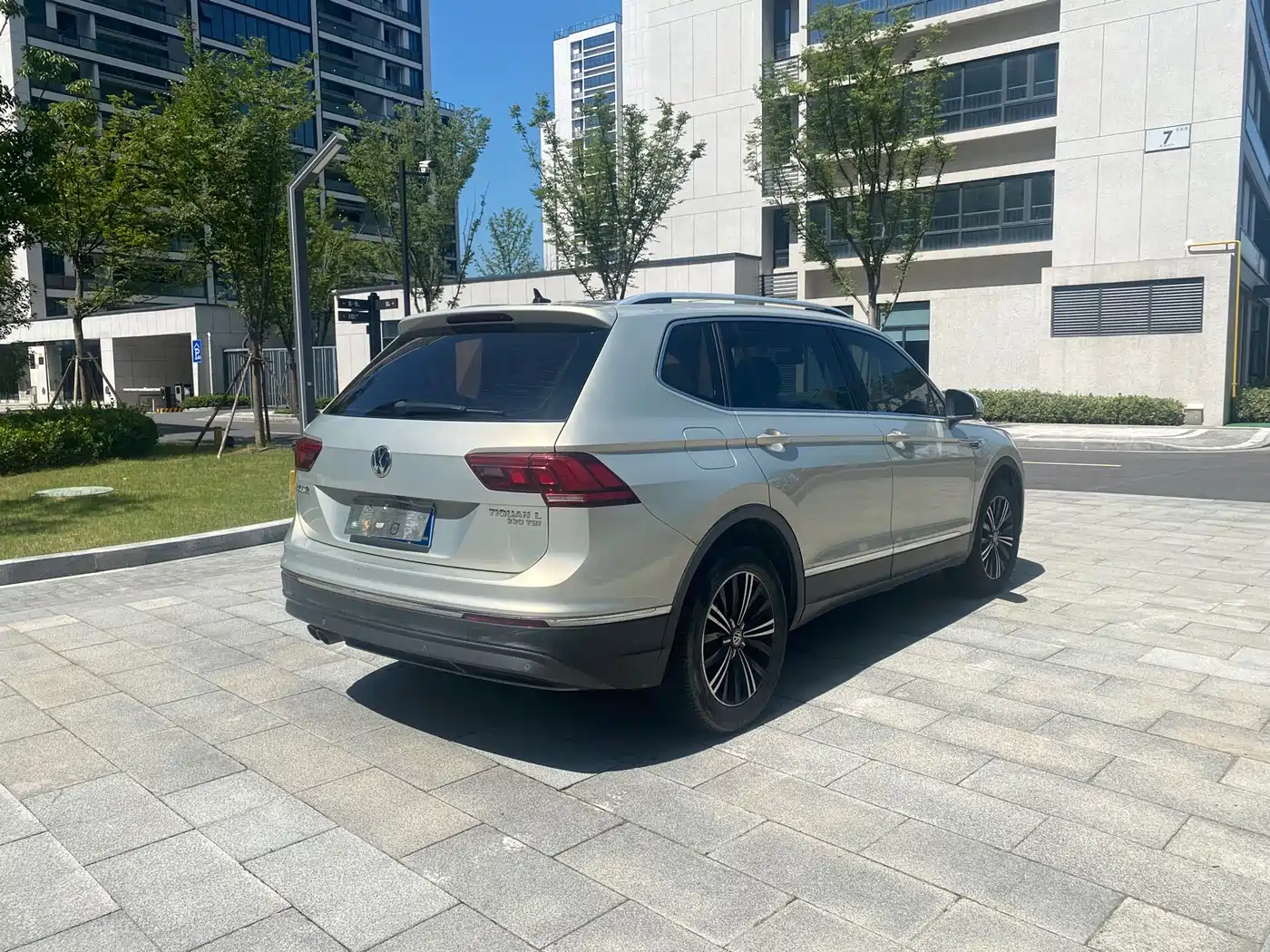Volkswagen Tiguan L 2019 330TSI Automatic 2WD Panorama Comfort Edition China VI фото 6