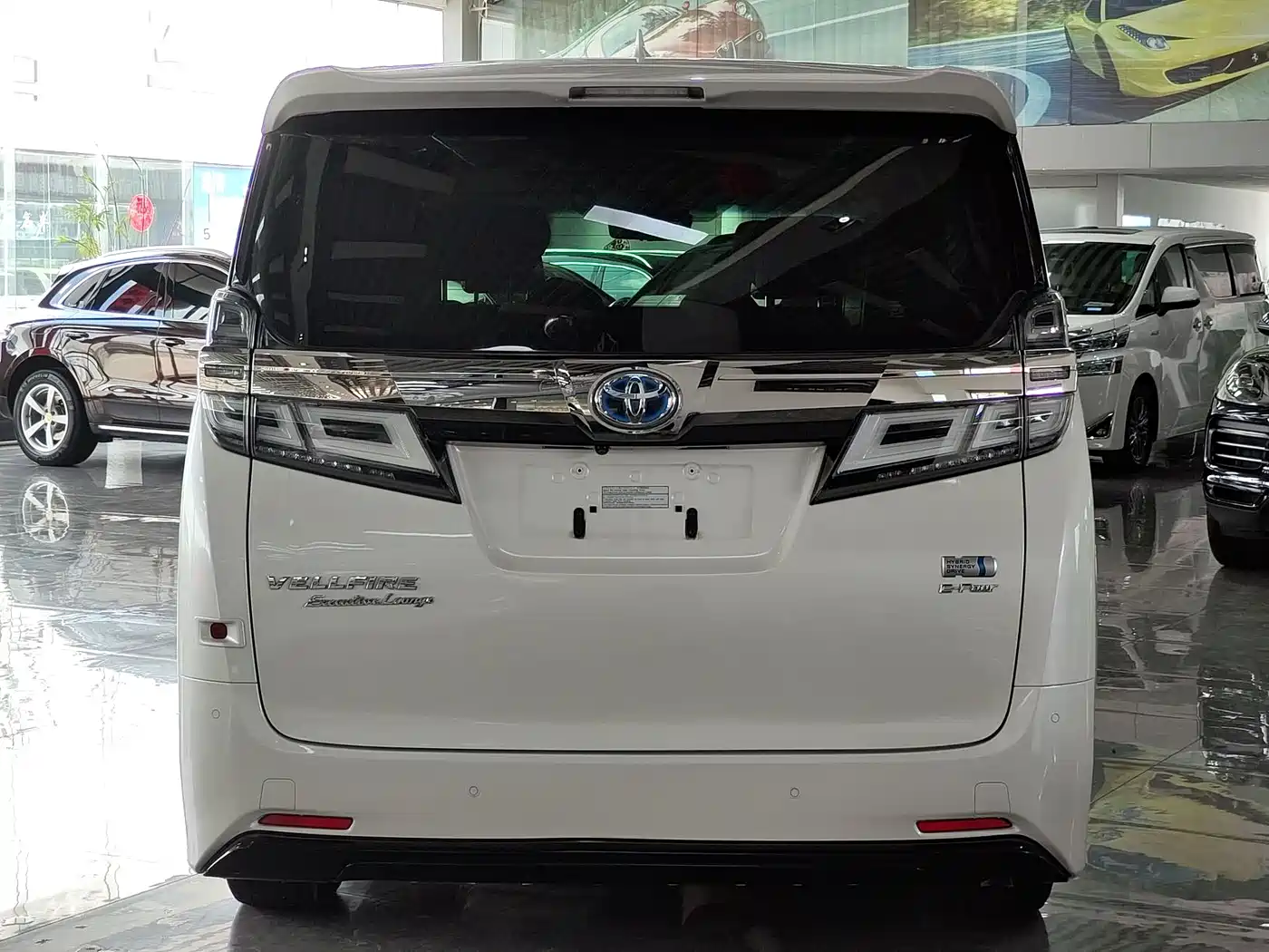 Toyota Vellfire 2020 Twin Engine 2.5L HV Premium Edition фото 17