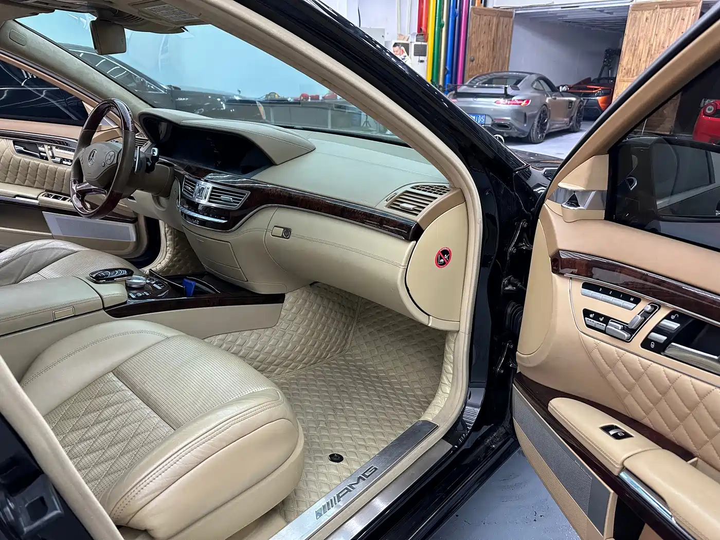 Mercedes-Benz S-Class AMG 2010 AMG S 65 фото 19