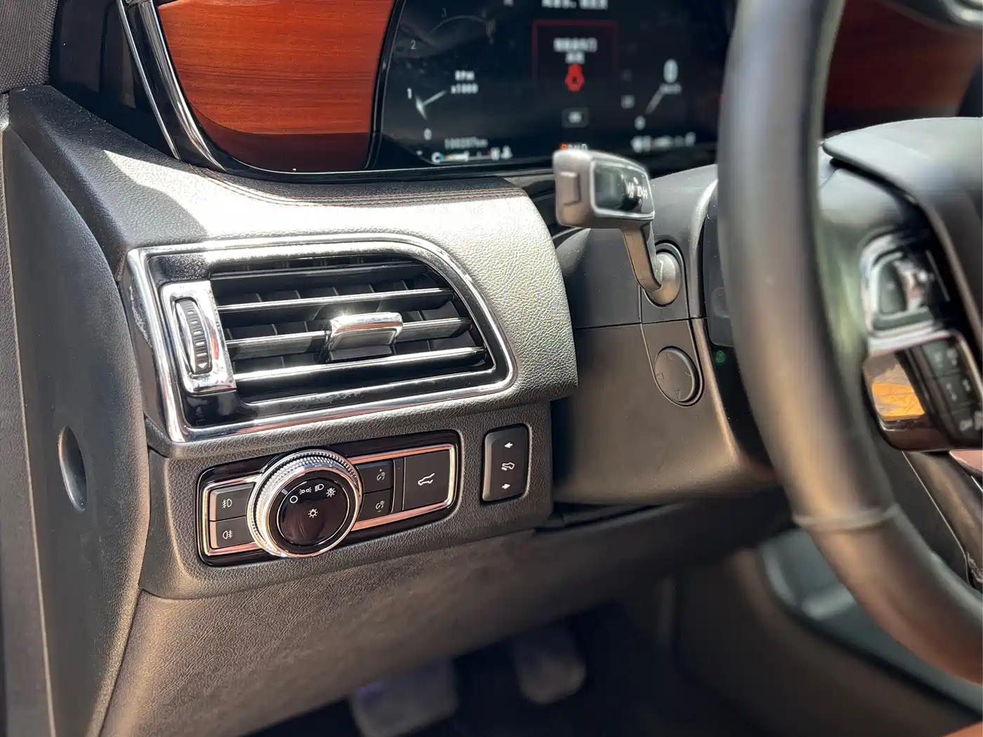 Lincoln Navigator 2019 3.5T Ultimate China VI фото 11