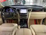 Фото 10 - Lexus LX