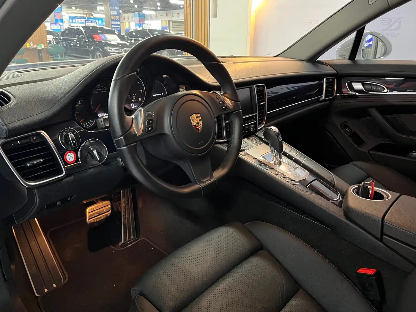 Porsche Panamera 2014 Panamera 4 3.0T фото 10