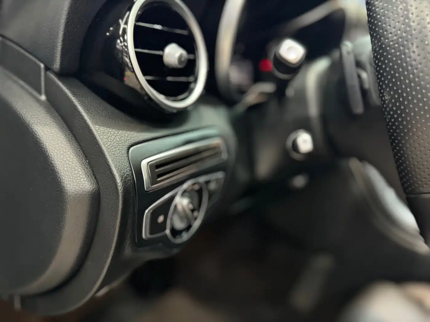 Mercedes-Benz C-Class 2015 Facelift C 200 L Sport фото 25