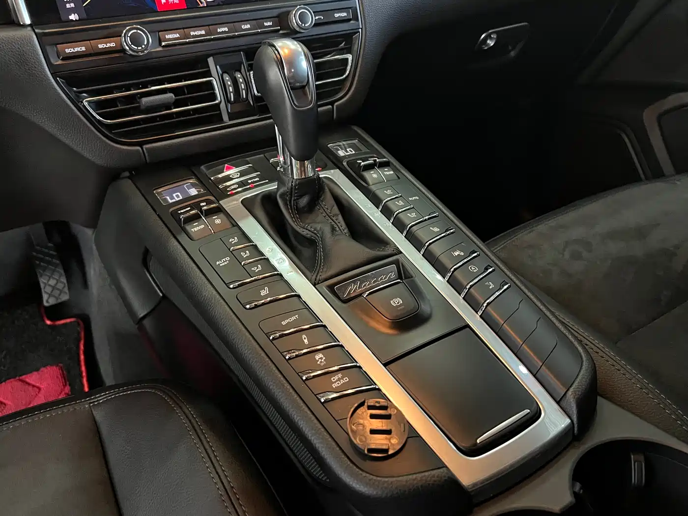 Porsche Macan 2018 Macan 2.0T фото 12