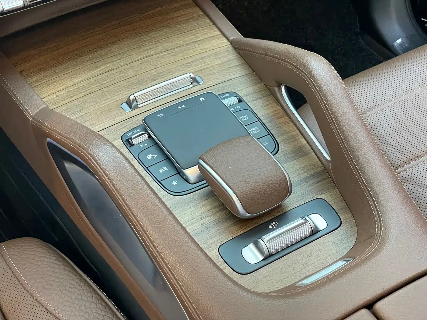 Mercedes-Benz GLS 2024 Model GLS 450 4MATIC Luxury фото 26