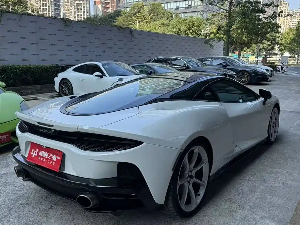 MCLAREN GT