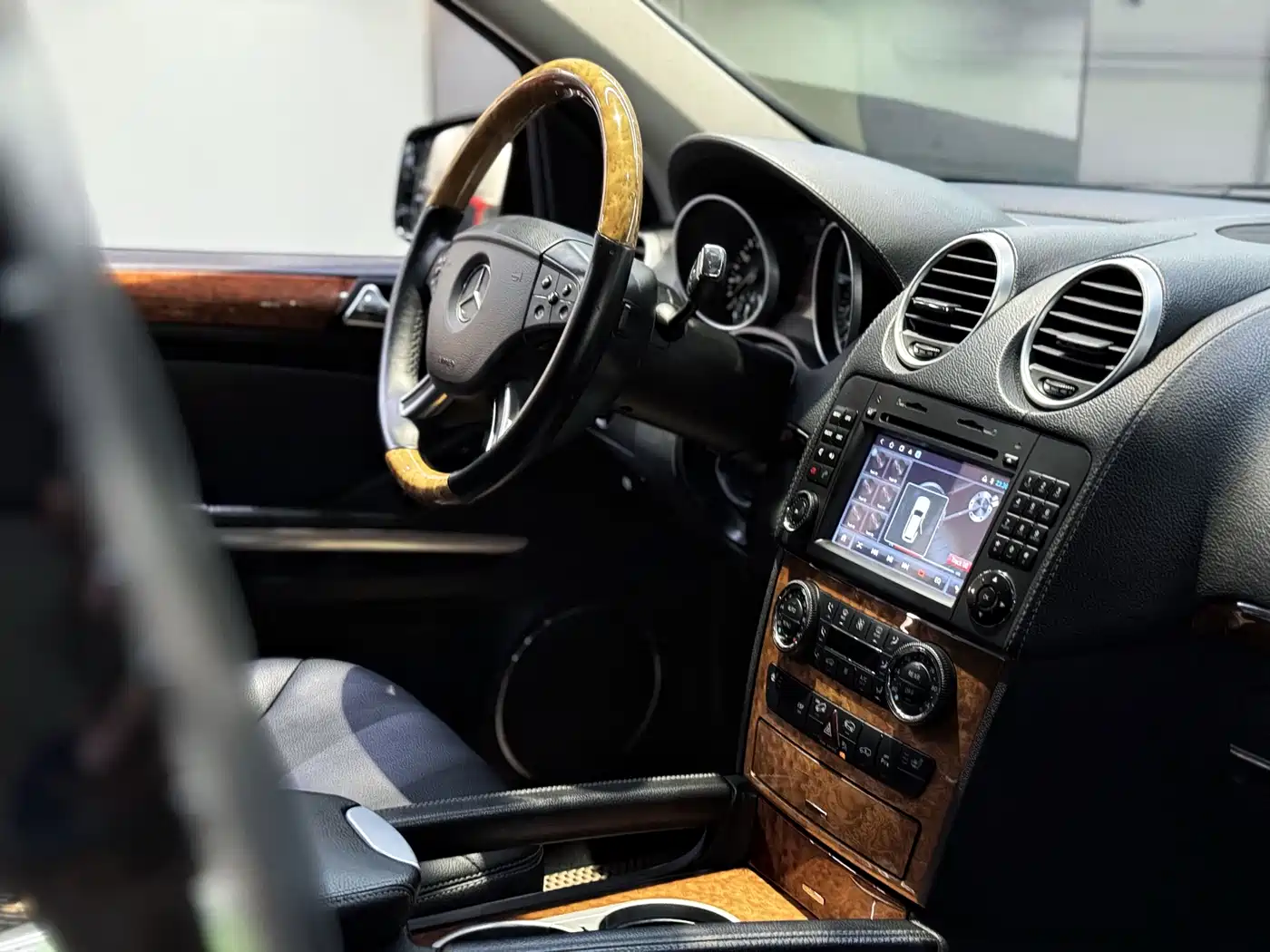 Mercedes-Benz GL-Class фото 12
