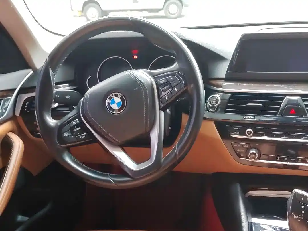 BMW 5 Series 2018 528Li Launch Special Edition фото 11