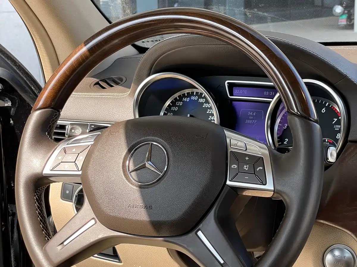 Mercedes-Benz GL-Class 2013 GL 500 4MATIC фото 11