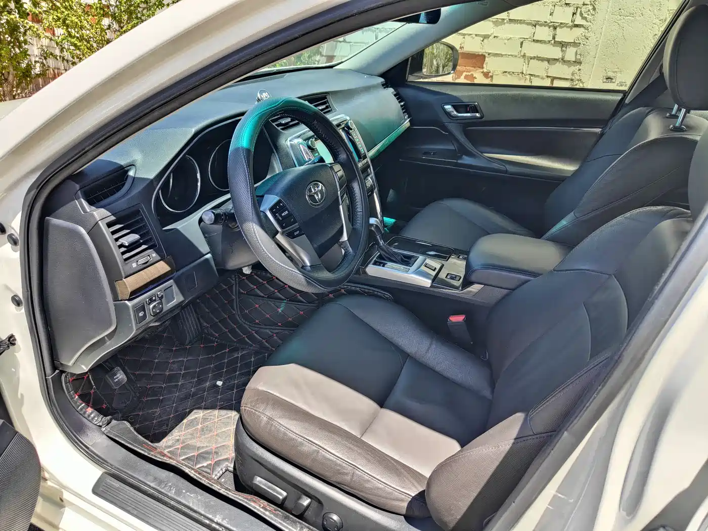 Toyota Reiz 2013 2.5V Elite Edition фото 6