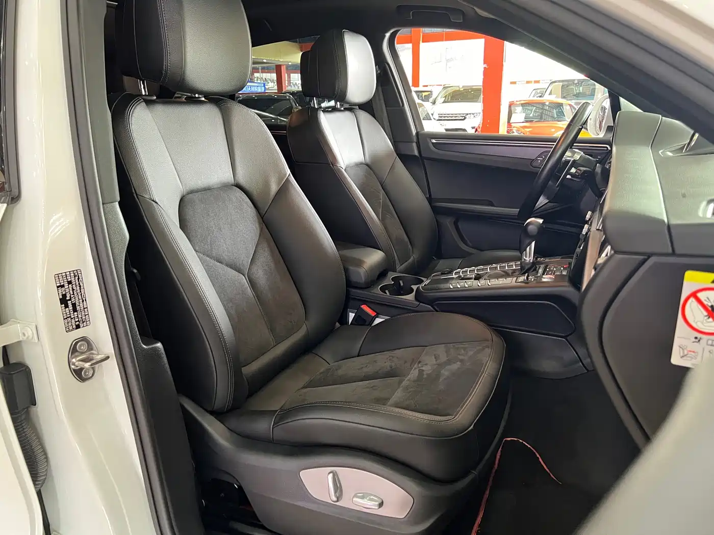 Porsche Macan 2018 Macan 2.0T фото 16