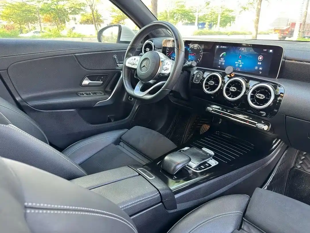 Mercedes-Benz A-Class 2019 A 200 L Sport Sedan фото 9