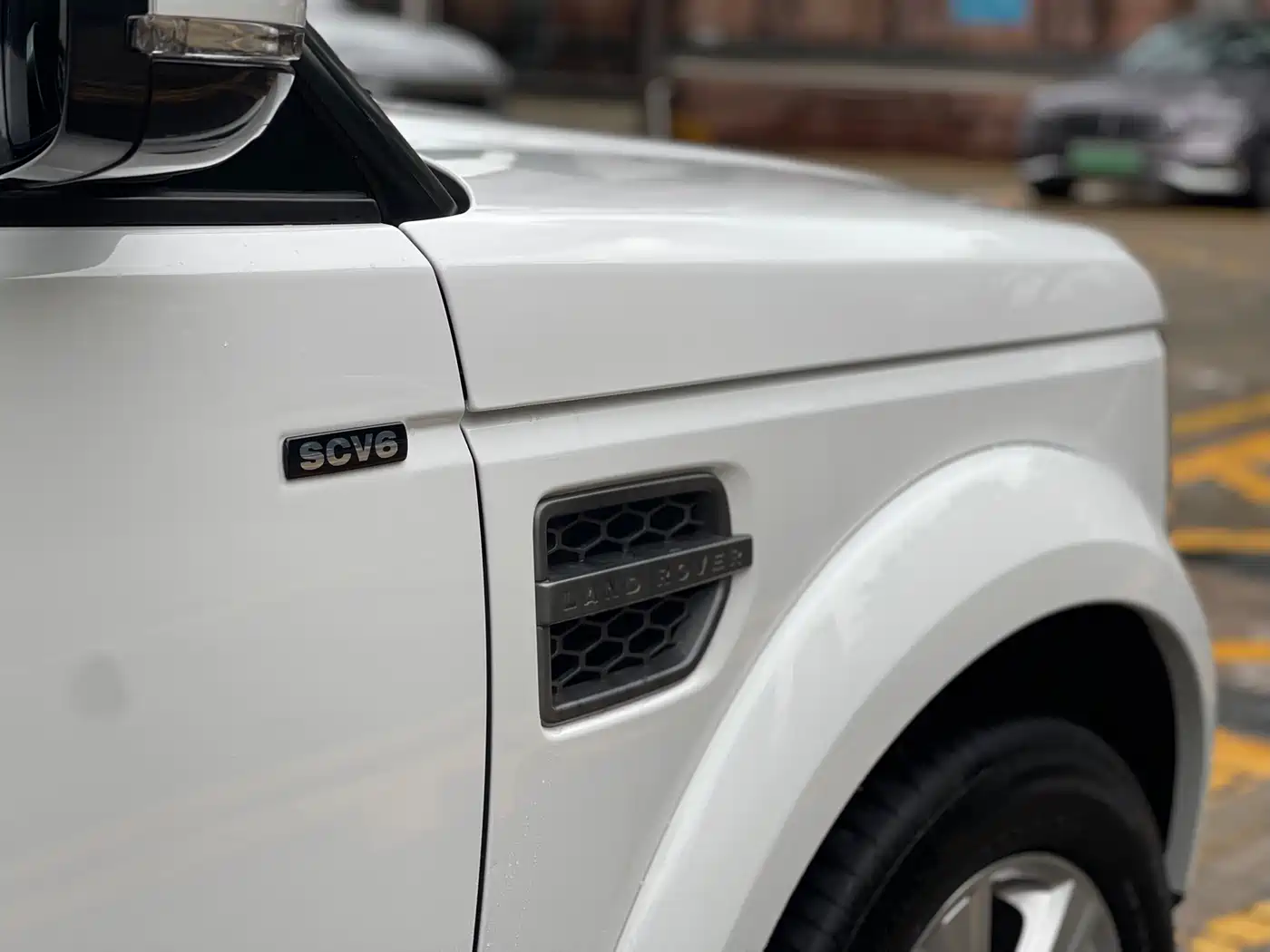 Land Rover Discovery 2014 3.0 SC V6 SE фото 17