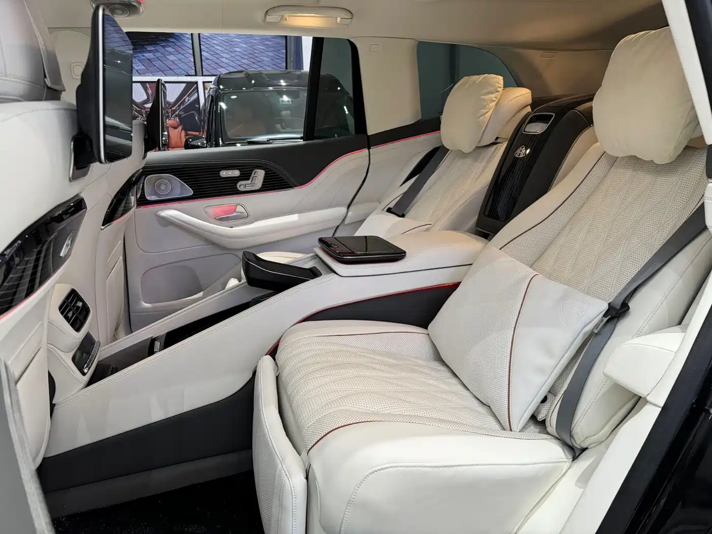 Mercedes-Benz GLS 2024 Model GLS 450 4MATIC Luxury фото 17