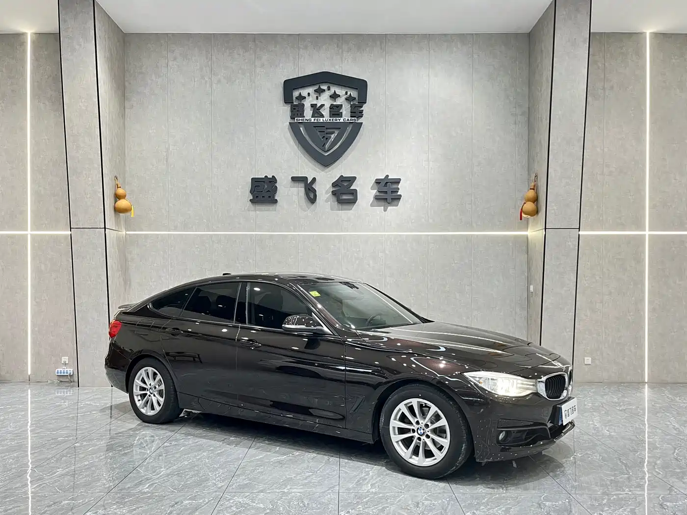 BMW 3 Series GT 2015 2013 Model 320i Leading