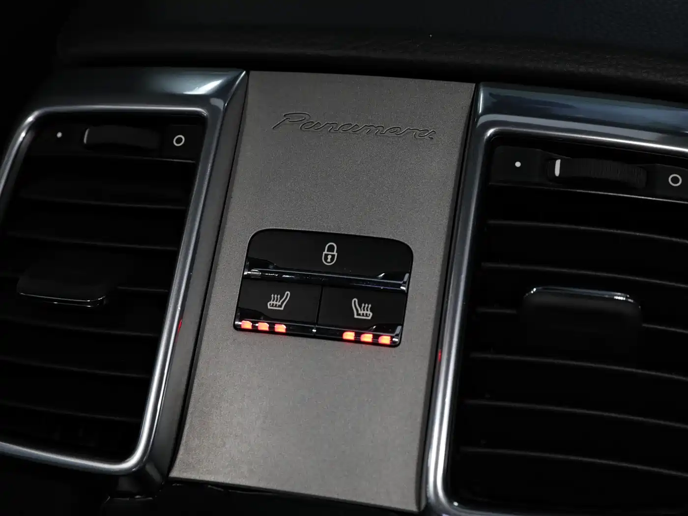 Porsche Panamera 2010 Panamera 4 3.6L фото 19