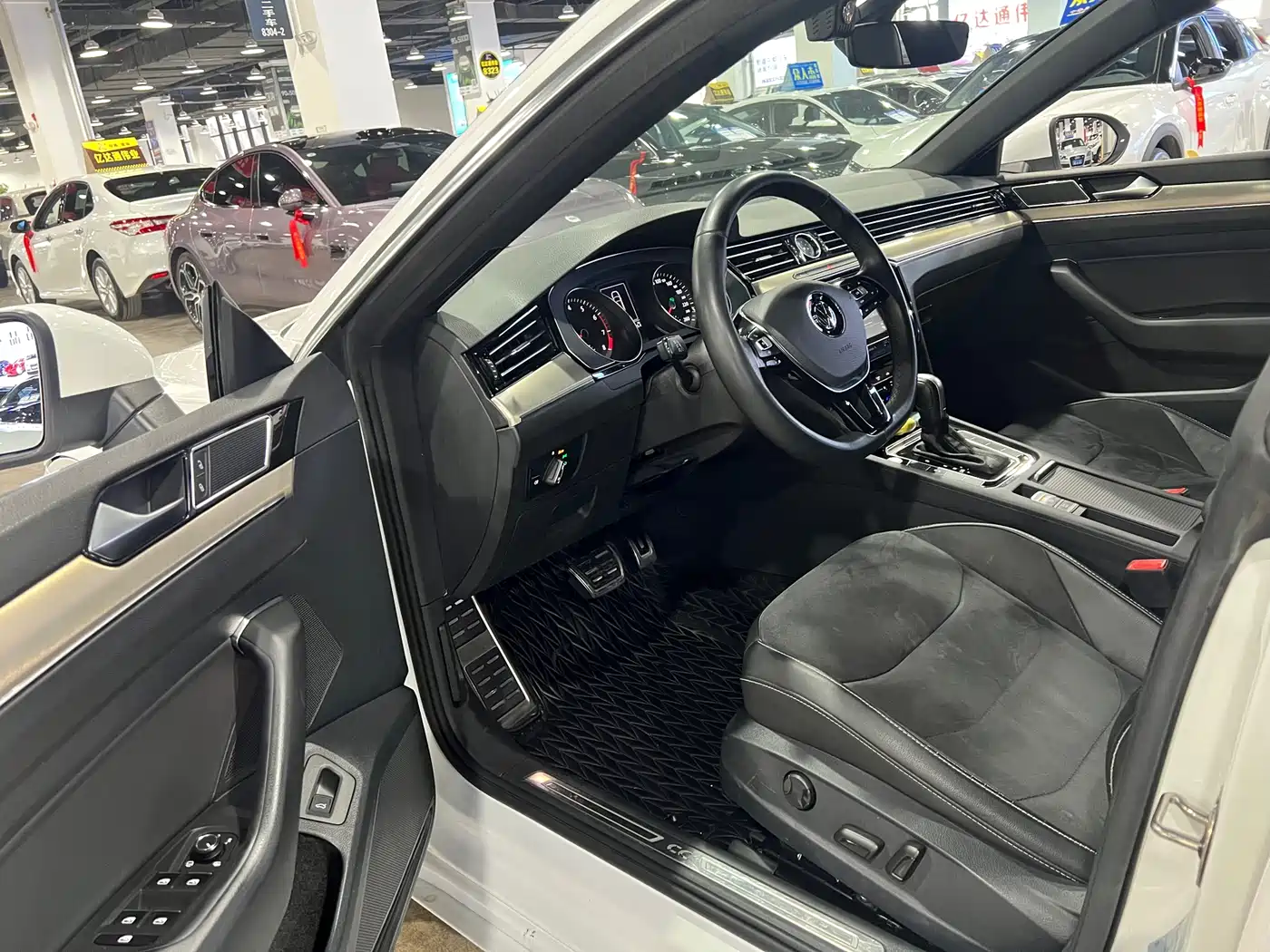 Volkswagen FAW-Volkswagen CC 2020 330TSI Elegance Version China VI фото 9