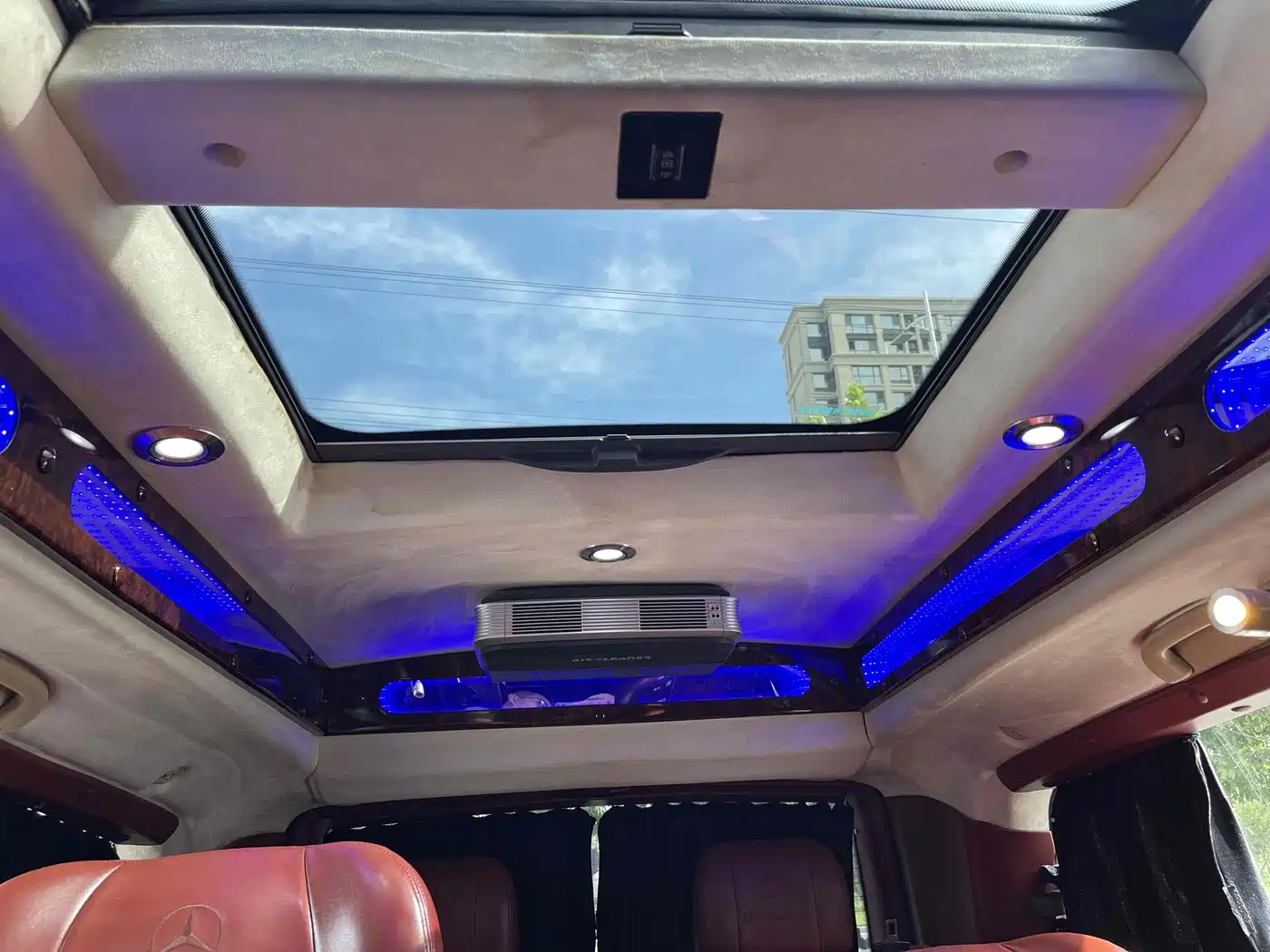 صورة 9 - Mercedes-Benz Vito