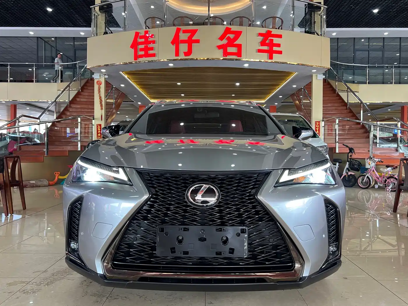 Lexus UX 2019 200 F SPORT Edition фото 2