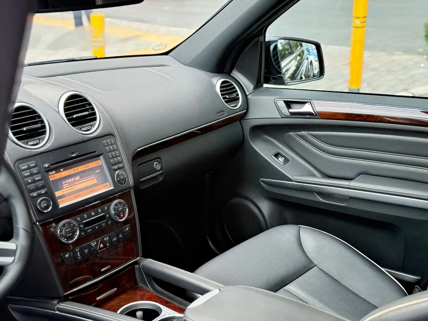 Mercedes-Benz M-Class 2010 ML 350 4MATIC Luxury фото 13