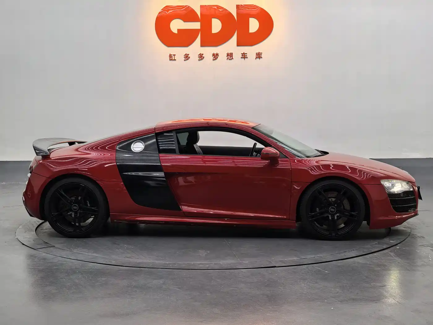 Audi R8 2010 5.2 FSI quattro фото 4