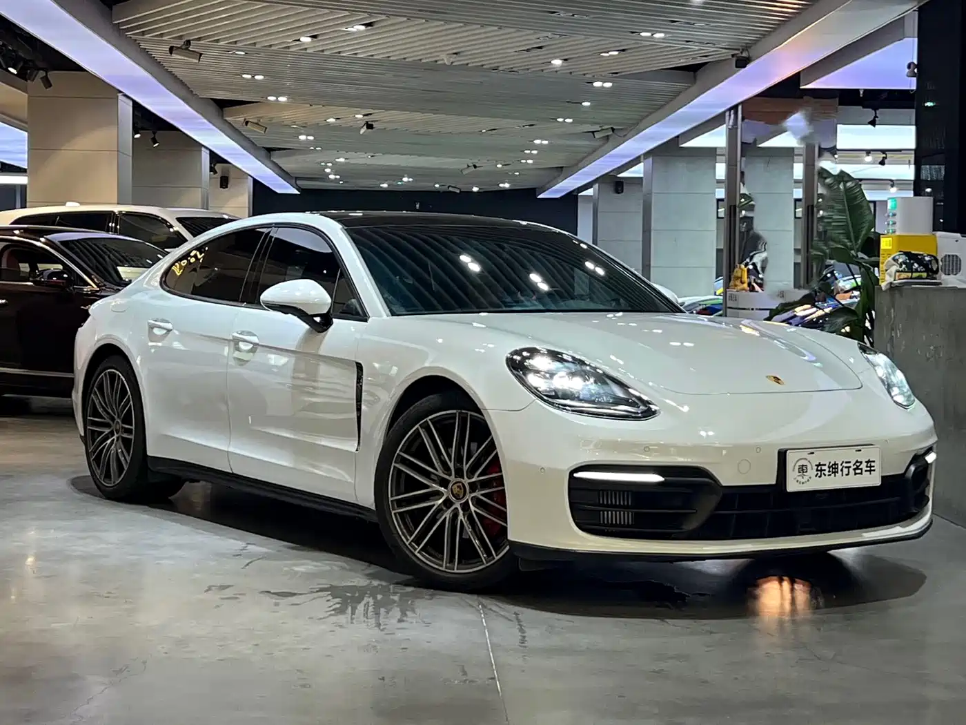 PORSCHE PANAMERA
