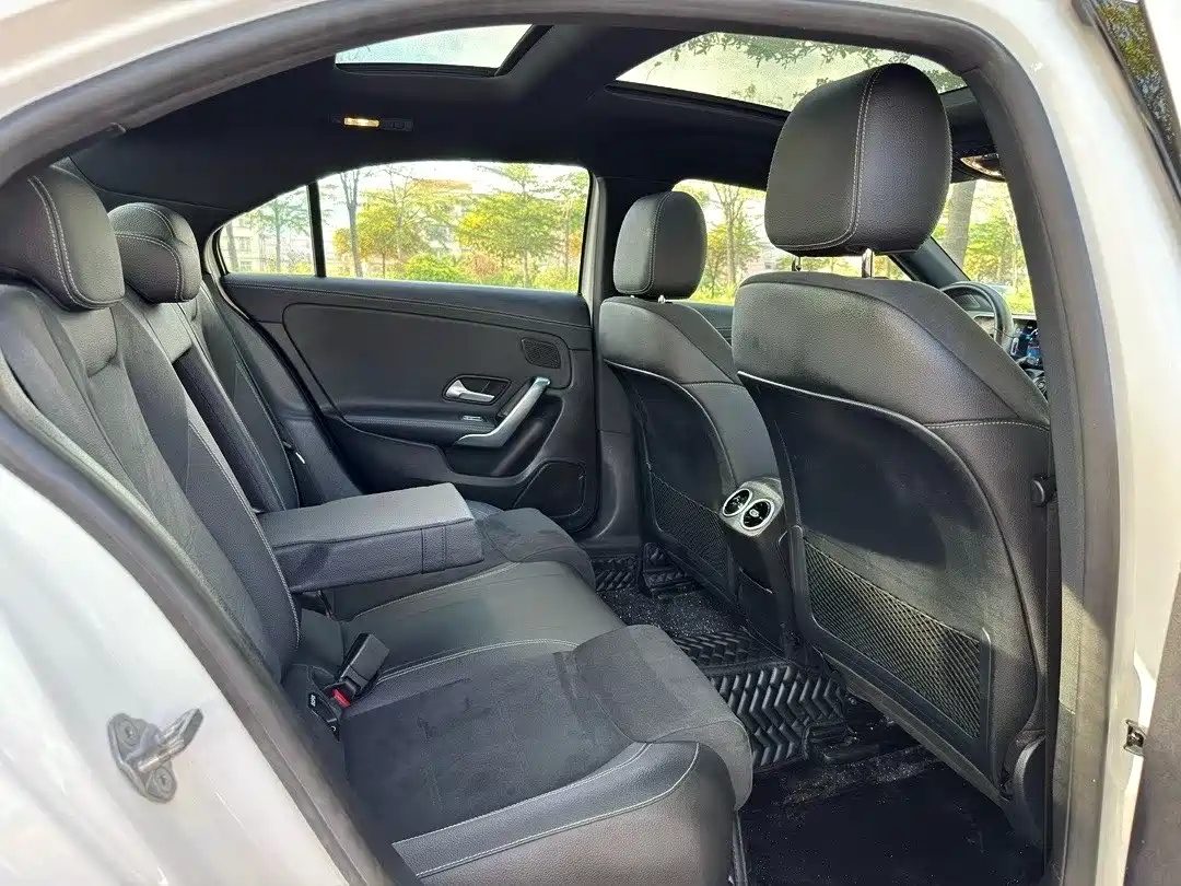 Mercedes-Benz A-Class 2019 A 200 L Sport Sedan фото 3