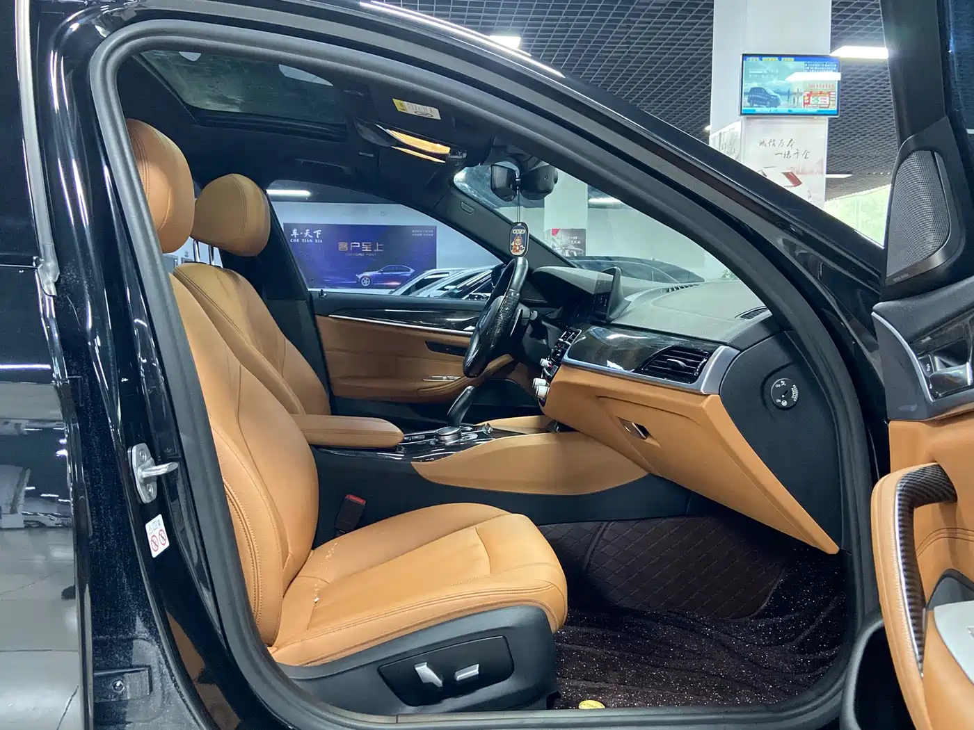 BMW 5 Series 2018 530Li Leading M Sport Package фото 20