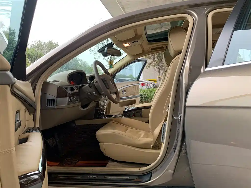 BMW 7 Series 2008 Model 730Li Leading фото 16